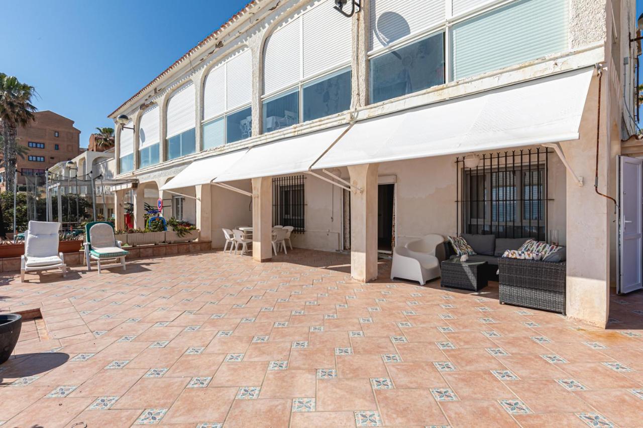 Beachfront Bliss: Apartamento A Pie De Playa Аликанте Екстериор снимка