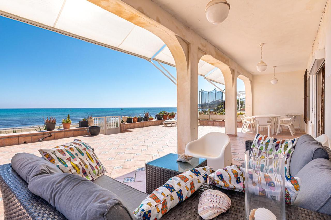 Beachfront Bliss: Apartamento A Pie De Playa Аликанте Екстериор снимка