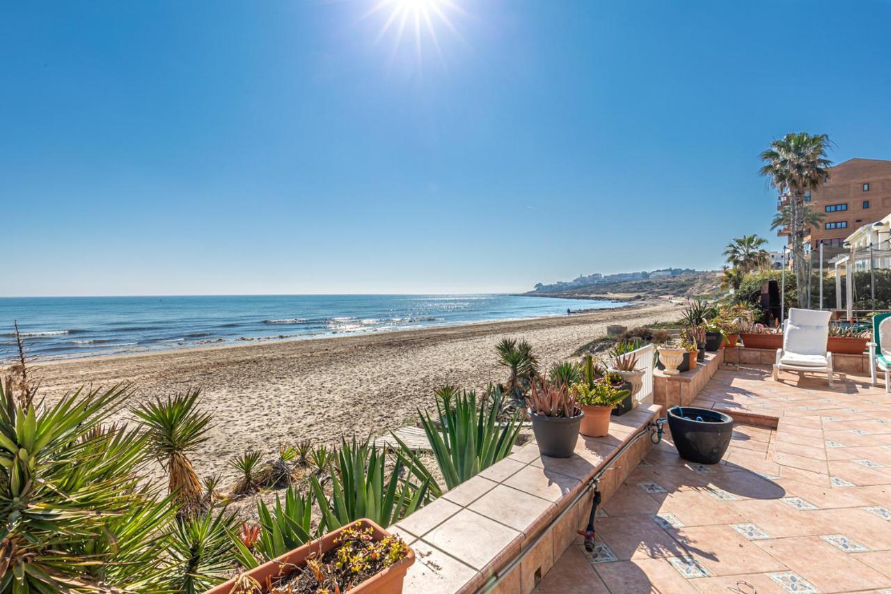 Beachfront Bliss: Apartamento A Pie De Playa Аликанте Екстериор снимка