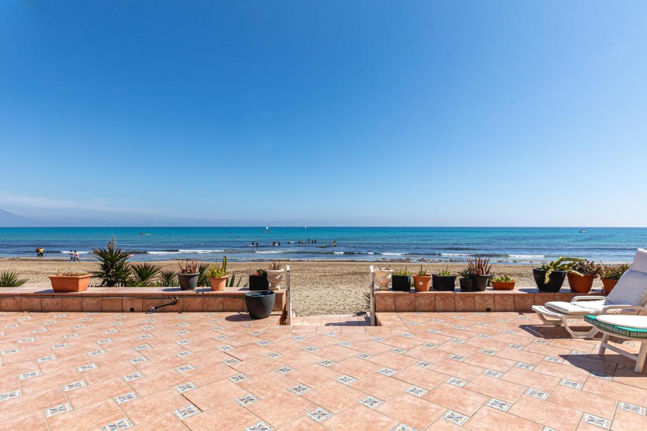 Beachfront Bliss: Apartamento A Pie De Playa Аликанте Екстериор снимка