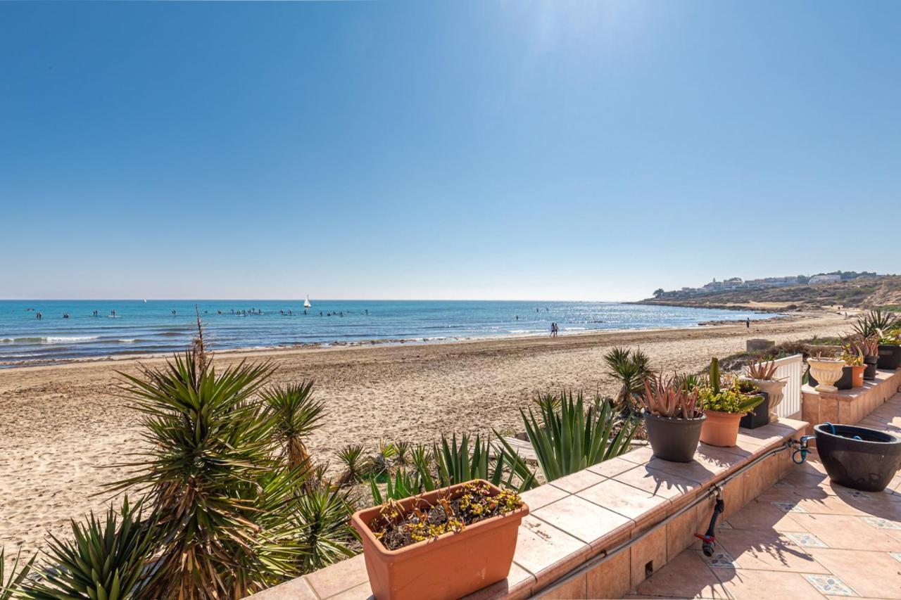 Beachfront Bliss: Apartamento A Pie De Playa Аликанте Екстериор снимка