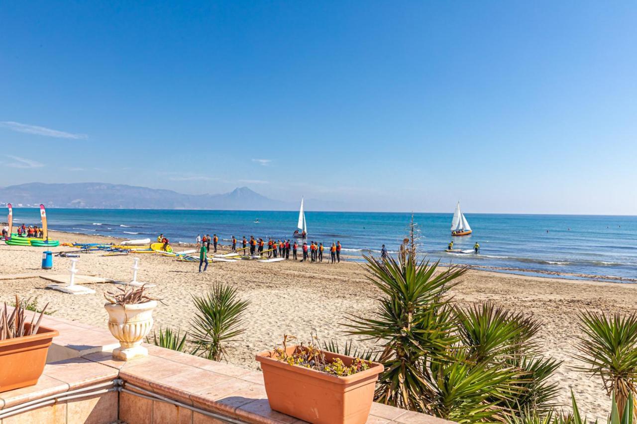 Beachfront Bliss: Apartamento A Pie De Playa Аликанте Екстериор снимка