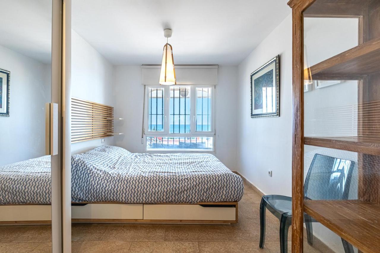 Beachfront Bliss: Apartamento A Pie De Playa Аликанте Екстериор снимка