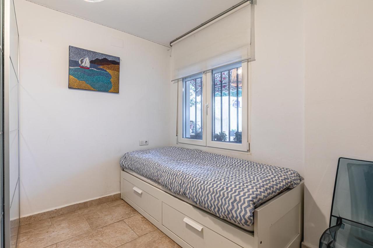 Beachfront Bliss: Apartamento A Pie De Playa Аликанте Екстериор снимка